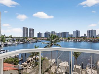3610 Yacht Club Dr