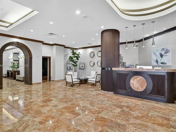 3610 Yacht Club Dr 508, Aventura FL 33180