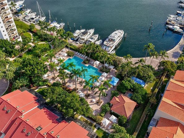 3610 Yacht Club Dr 508, Aventura FL 33180