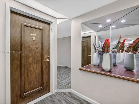 3610 Yacht Club Dr 508, Aventura FL 33180