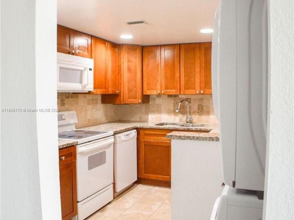 733 SE 1st Way 206, Deerfield Beach FL 33441