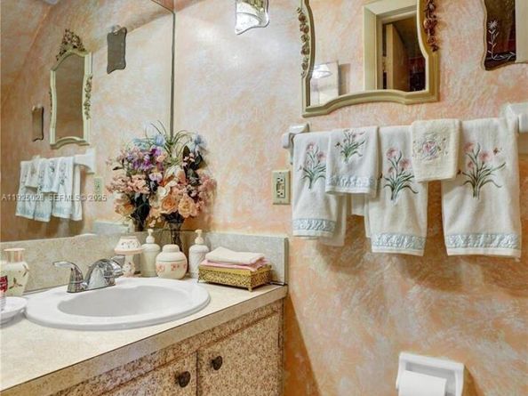 2770 NW 193rd Ter, Miami Gardens FL 33056