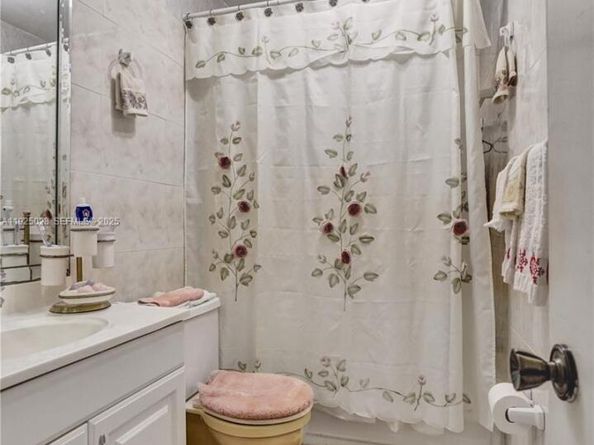 2770 NW 193rd Ter, Miami Gardens FL 33056