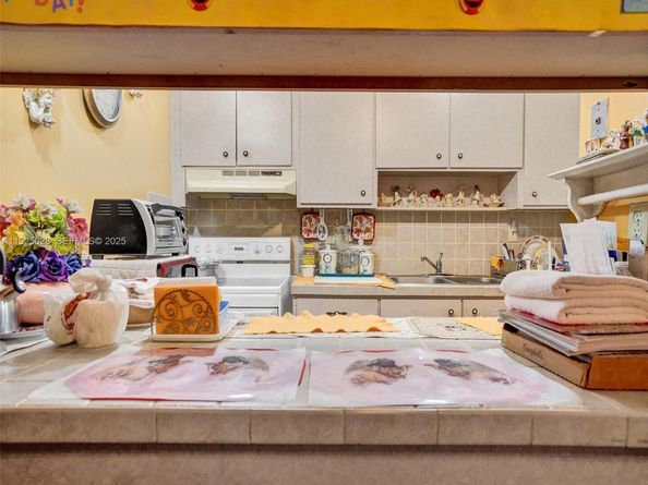 2770 NW 193rd Ter, Miami Gardens FL 33056