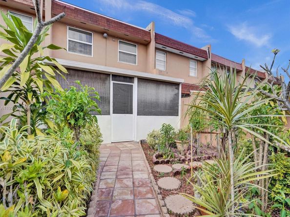 2770 NW 193rd Ter, Miami Gardens FL 33056