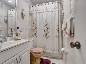 2770 NW 193rd Ter, Miami Gardens FL 33056