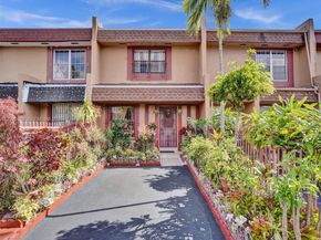 2770 NW 193rd Ter, Miami Gardens FL 33056