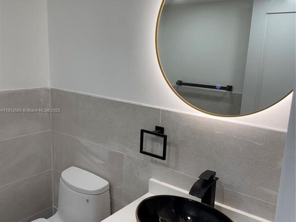 555 NE 15th St 21I, Miami FL 33132