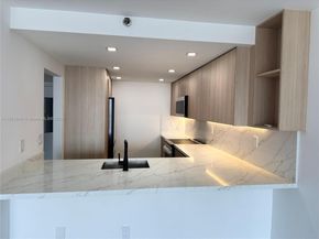 555 NE 15th St 21I, Miami FL 33132