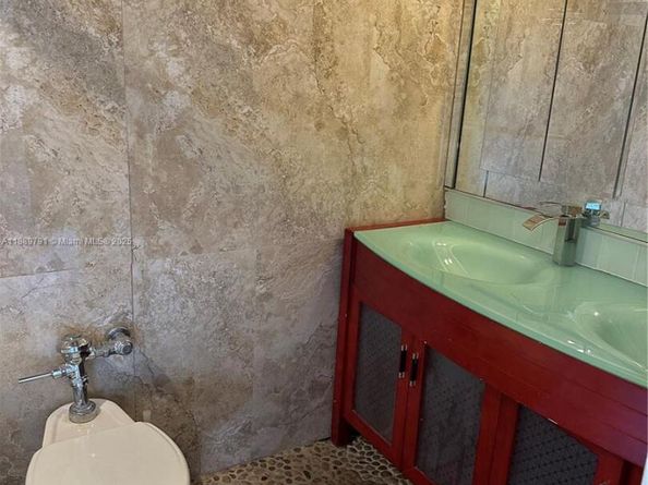 26 Diplomat Parkway 2248, Hallandale Beach FL 33009