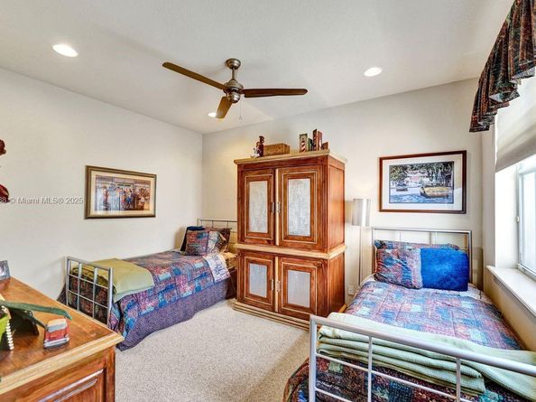 1385 Harbor Vw E, Hollywood FL 33019