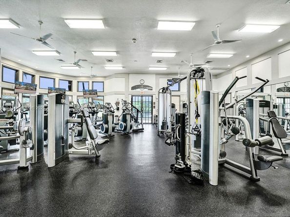 1385 Harbor Vw E, Hollywood FL 33019