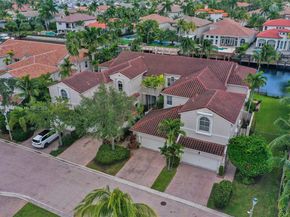 1385 Harbor Vw E, Hollywood FL 33019