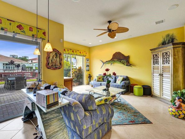 1385 Harbor Vw E, Hollywood FL 33019