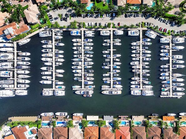 1385 Harbor Vw E, Hollywood FL 33019