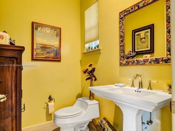 1385 Harbor Vw E, Hollywood FL 33019