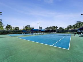 1385 Harbor Vw E, Hollywood FL 33019