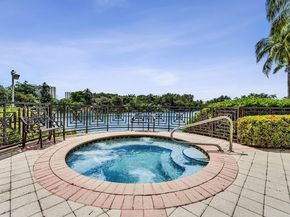 1385 Harbor Vw E, Hollywood FL 33019