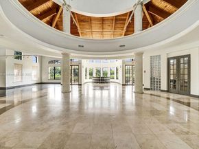 1385 Harbor Vw E, Hollywood FL 33019