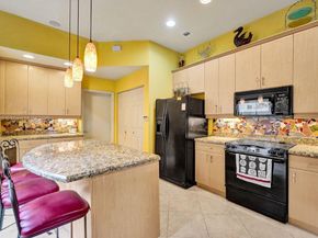 1385 Harbor Vw E, Hollywood FL 33019