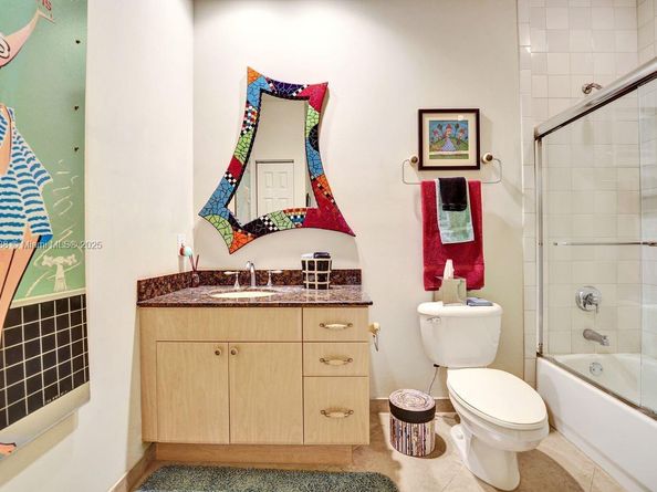 1385 Harbor Vw E, Hollywood FL 33019