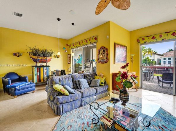 1385 Harbor Vw E, Hollywood FL 33019