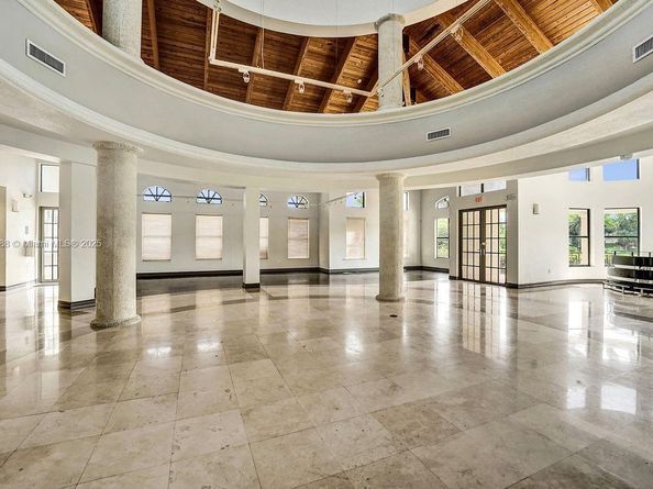 1385 Harbor Vw E, Hollywood FL 33019