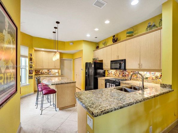 1385 Harbor Vw E, Hollywood FL 33019