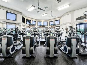 1385 Harbor Vw E, Hollywood FL 33019