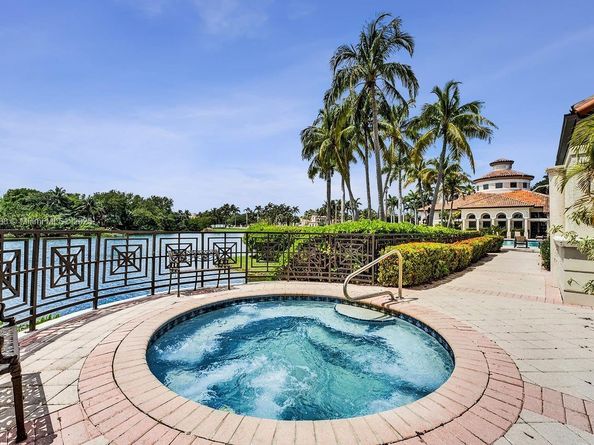 1385 Harbor Vw E, Hollywood FL 33019