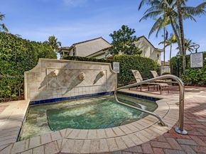 1385 Harbor Vw E, Hollywood FL 33019