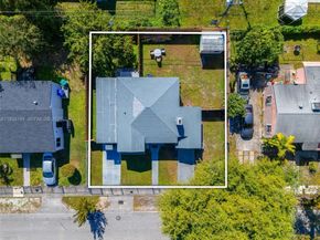 1780 NW 49th St, Miami FL 33142