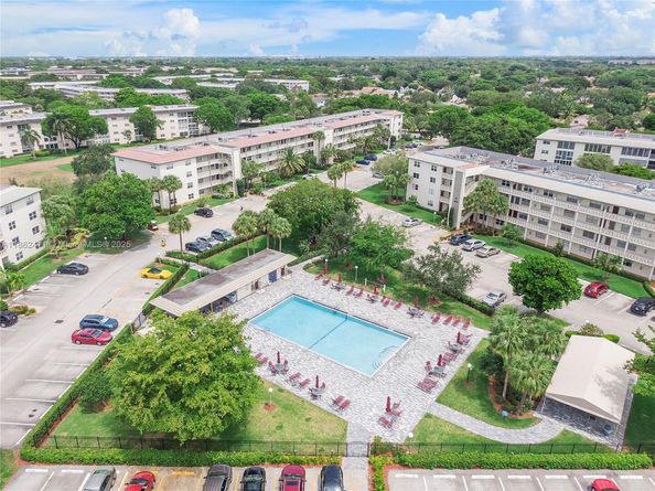 2502 Antigua Ter F4, Coconut Creek FL 33066