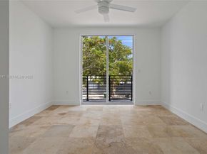 7004 NE 5th Ave, Miami FL 33138