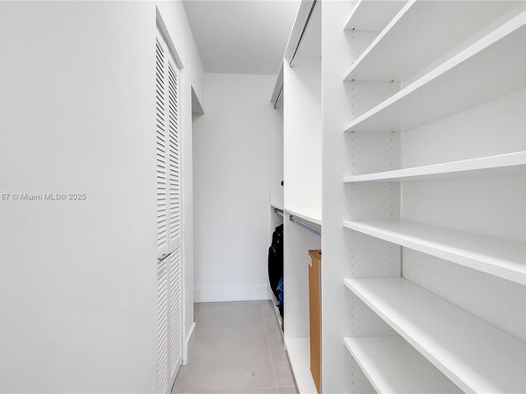 240 Galen Dr 308, Key Biscayne FL 33149
