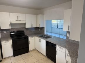 2388 Coral Springs Dr 2388, Coral Springs FL 33065