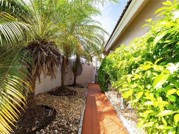 4810 SW 153rd Ter, Miramar FL 33027