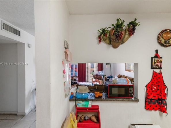 6190 W 19th Ave 202, Hialeah FL 33012