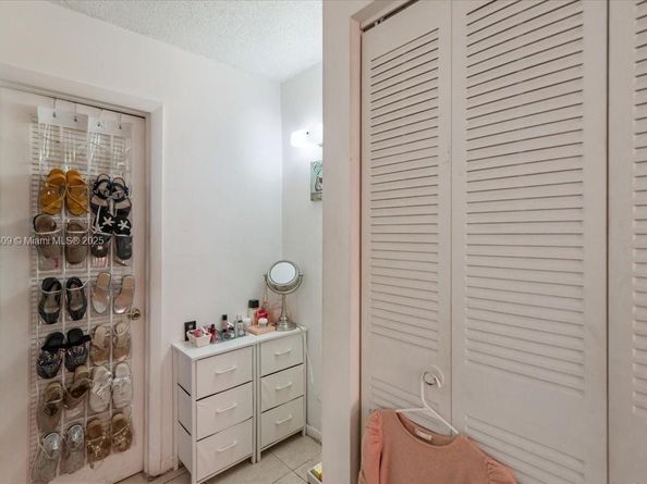 6190 W 19th Ave 202, Hialeah FL 33012