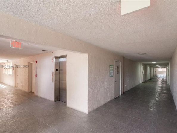 6190 W 19th Ave 202, Hialeah FL 33012