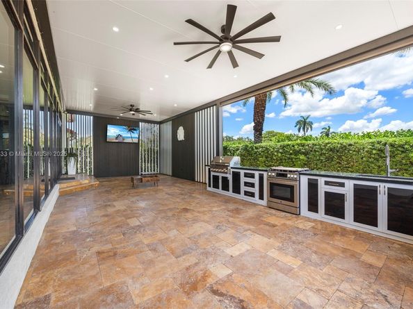 17490 SW 70th Pl, Southwest Ranches FL 33331