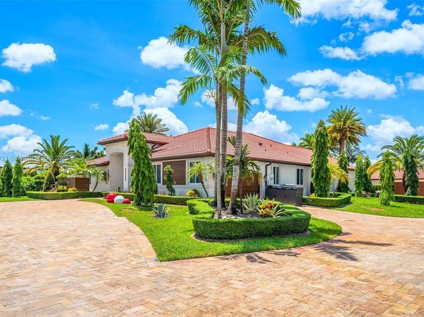 17490 SW 70th Pl, Southwest Ranches FL 33331