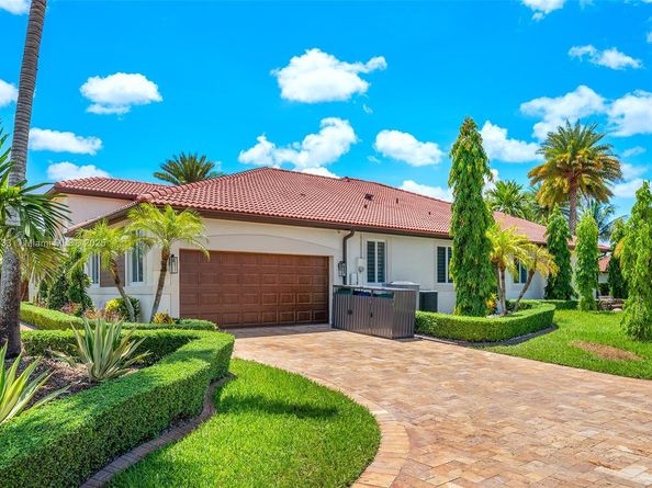 17490 SW 70th Pl, Southwest Ranches FL 33331