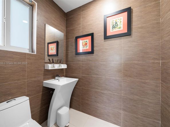 17490 SW 70th Pl, Southwest Ranches FL 33331