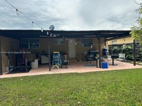 9241 SW 39th St, Miami FL 33165