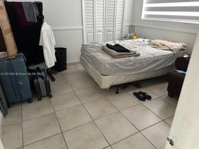 9241 SW 39th St, Miami FL 33165