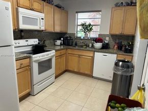 9241 SW 39th St, Miami FL 33165