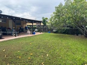 9241 SW 39th St, Miami FL 33165