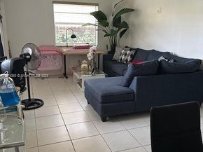 9241 SW 39th St, Miami FL 33165