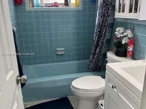 9241 SW 39th St, Miami FL 33165